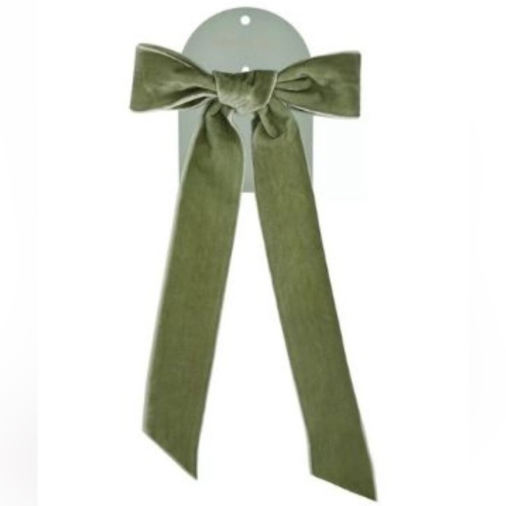 Kristin Ess The Velvet Bow Slide in Green